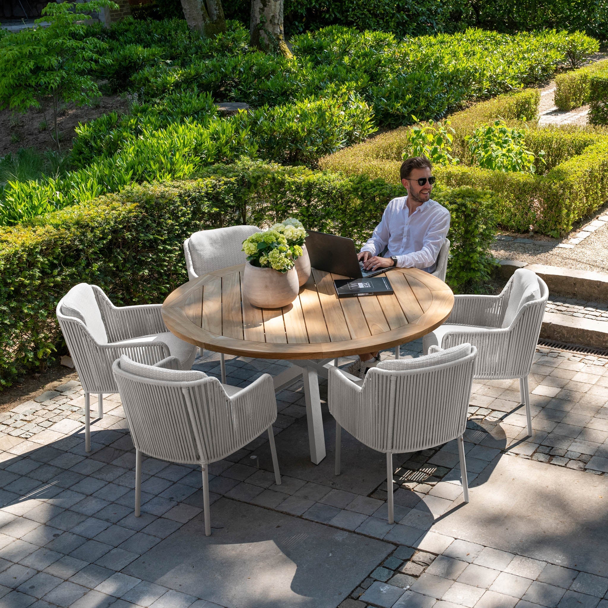 Bernini 6 Seat Round Dining with Teak Table in Light Grey
