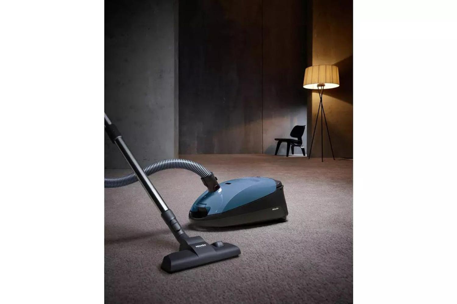 Miele Classic C1 Junior Bagged Cylinder Vacuum Cleaner | C1BLUE