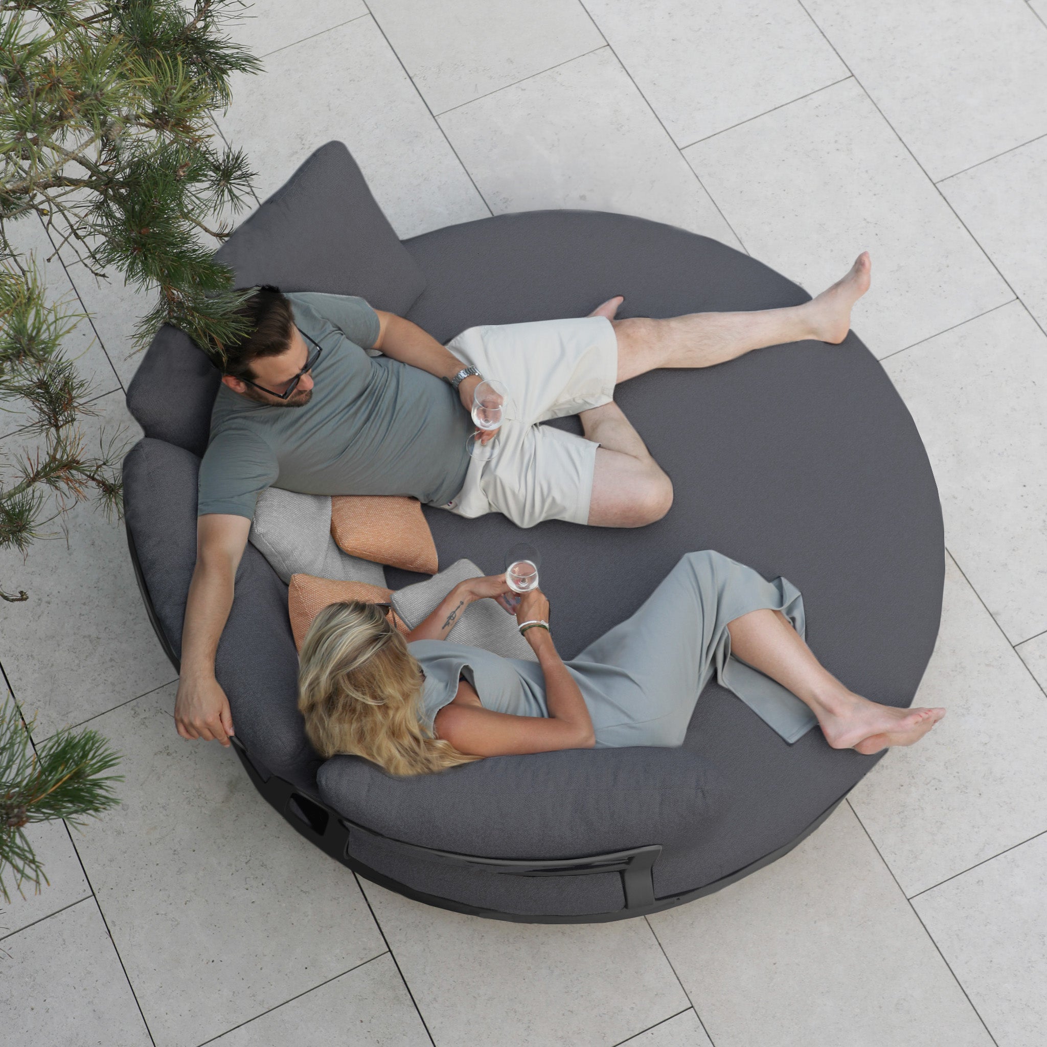 Selene Daybed in Charcoal
