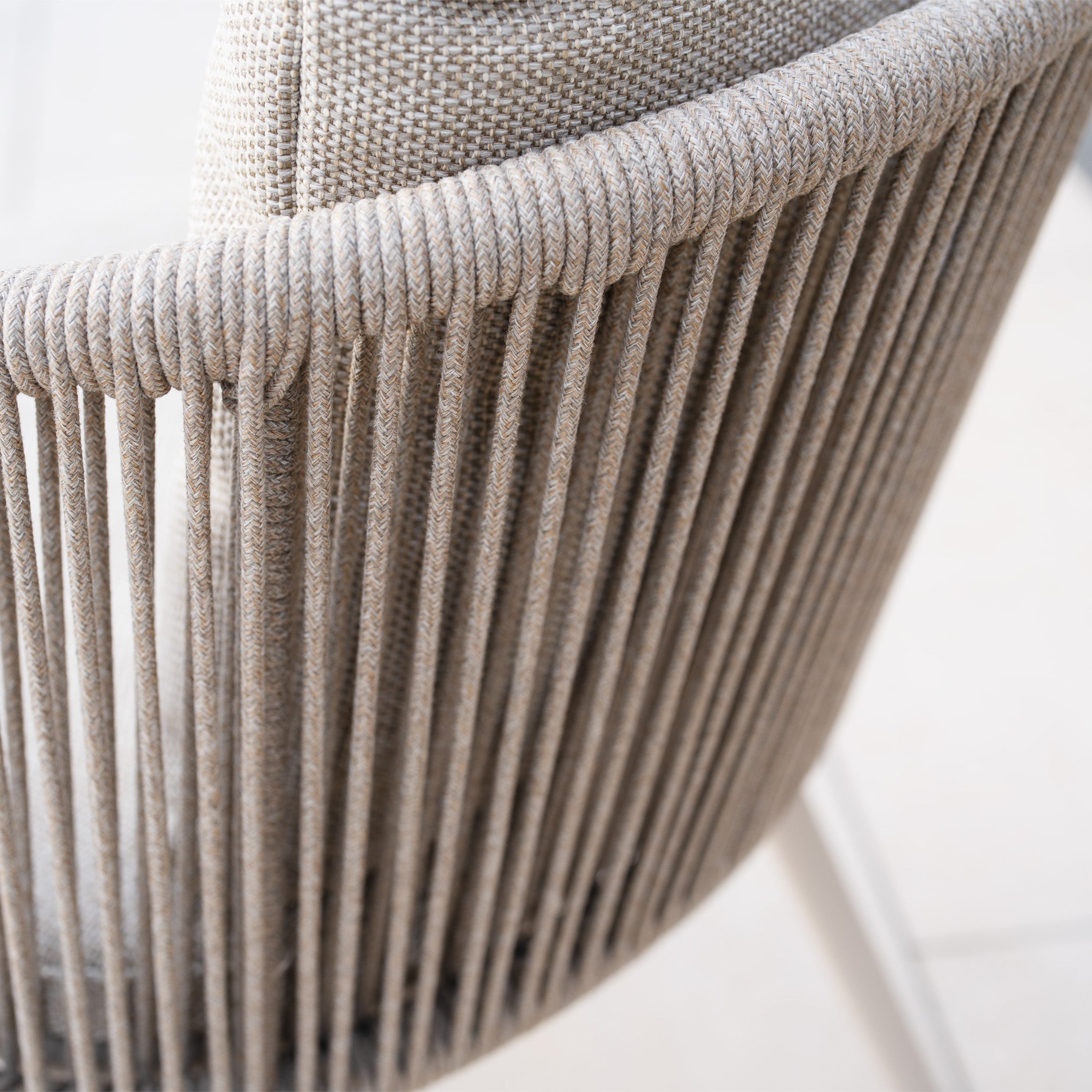 Dekota 8 Seat Rope Extending Dining Set in Fawn