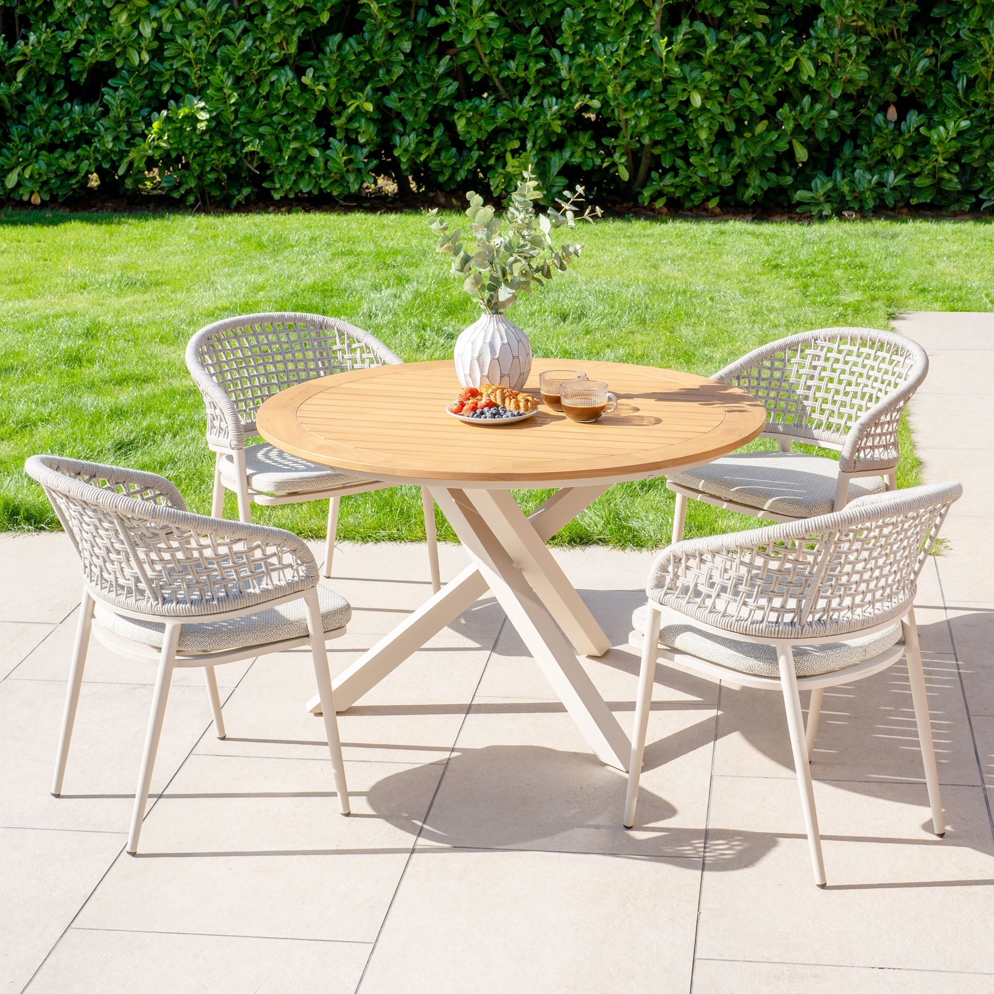 Kalama 4 Seat Round Dining Set with Teak Table in Latte