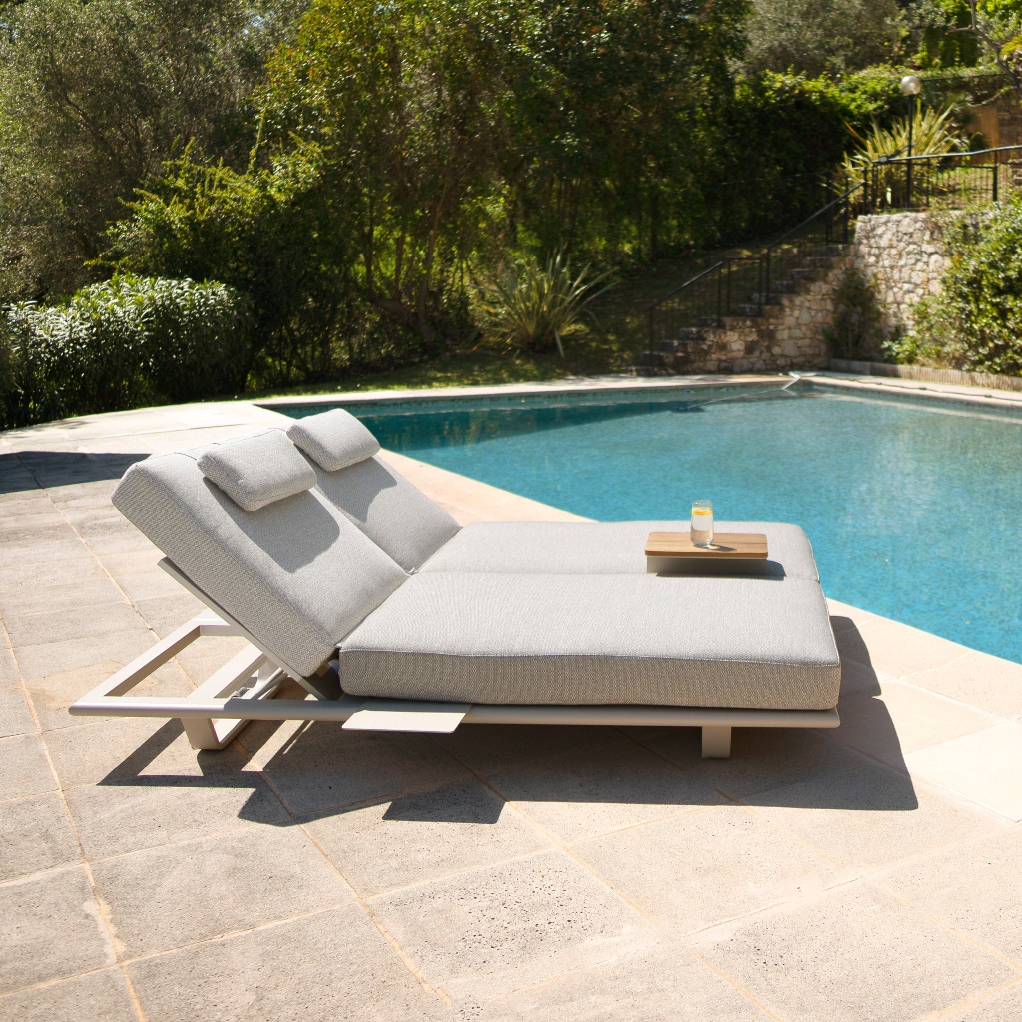 Hatia Double Sun Lounger with Side Table in Latte