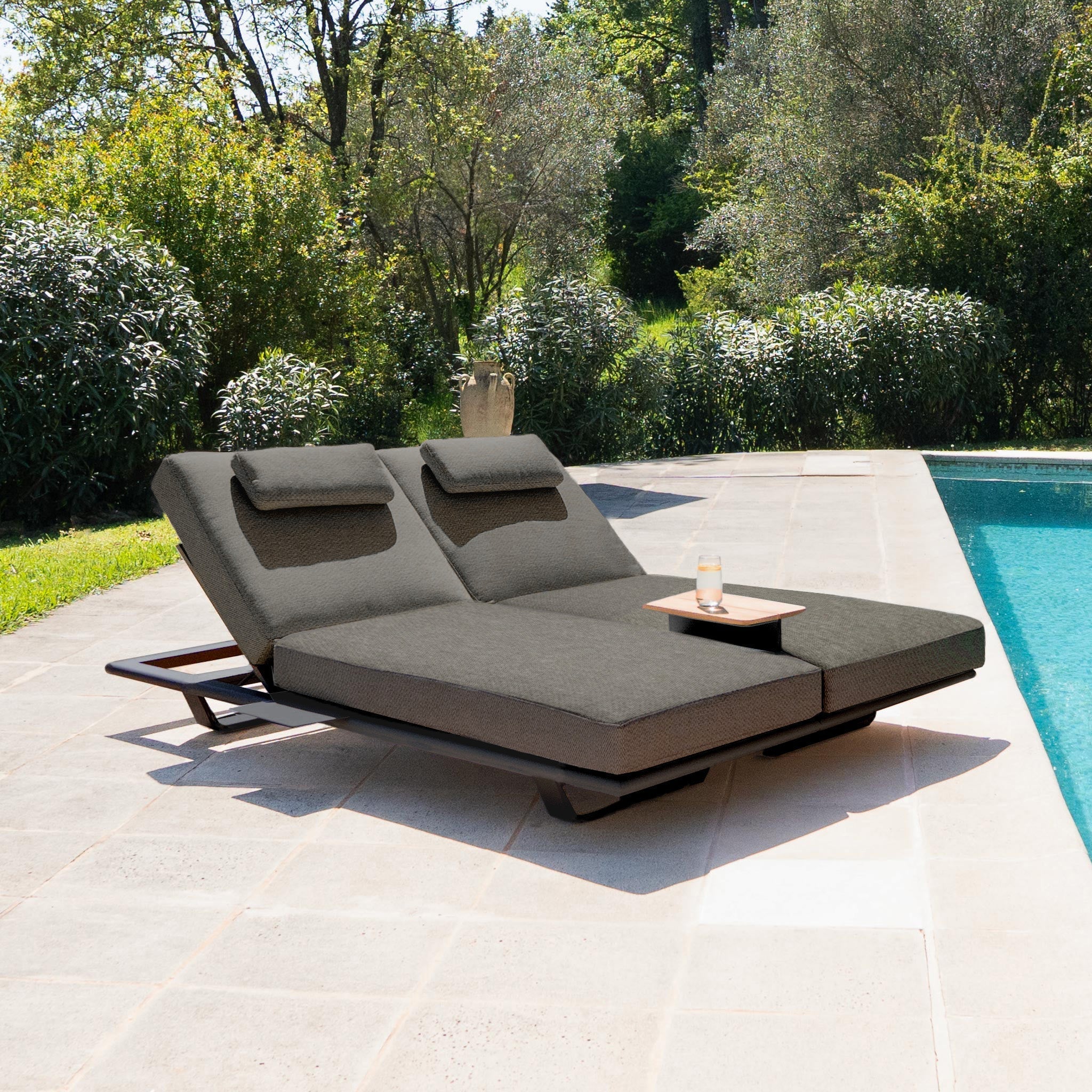 Hatia Double Sun Lounger with Side Table in Charcoal