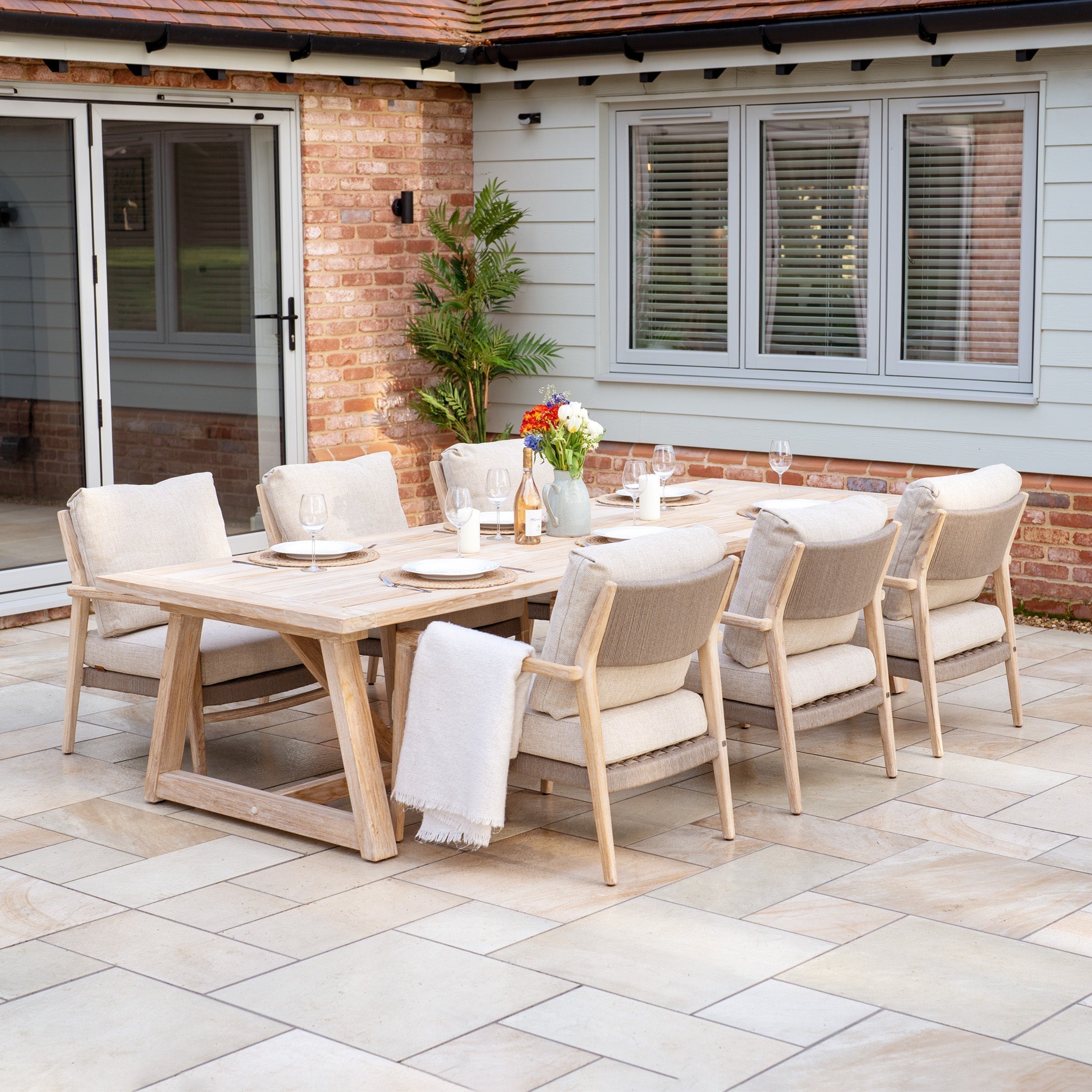 Noah 6 Seat Low Rectangular Dining Set in Volga Grey