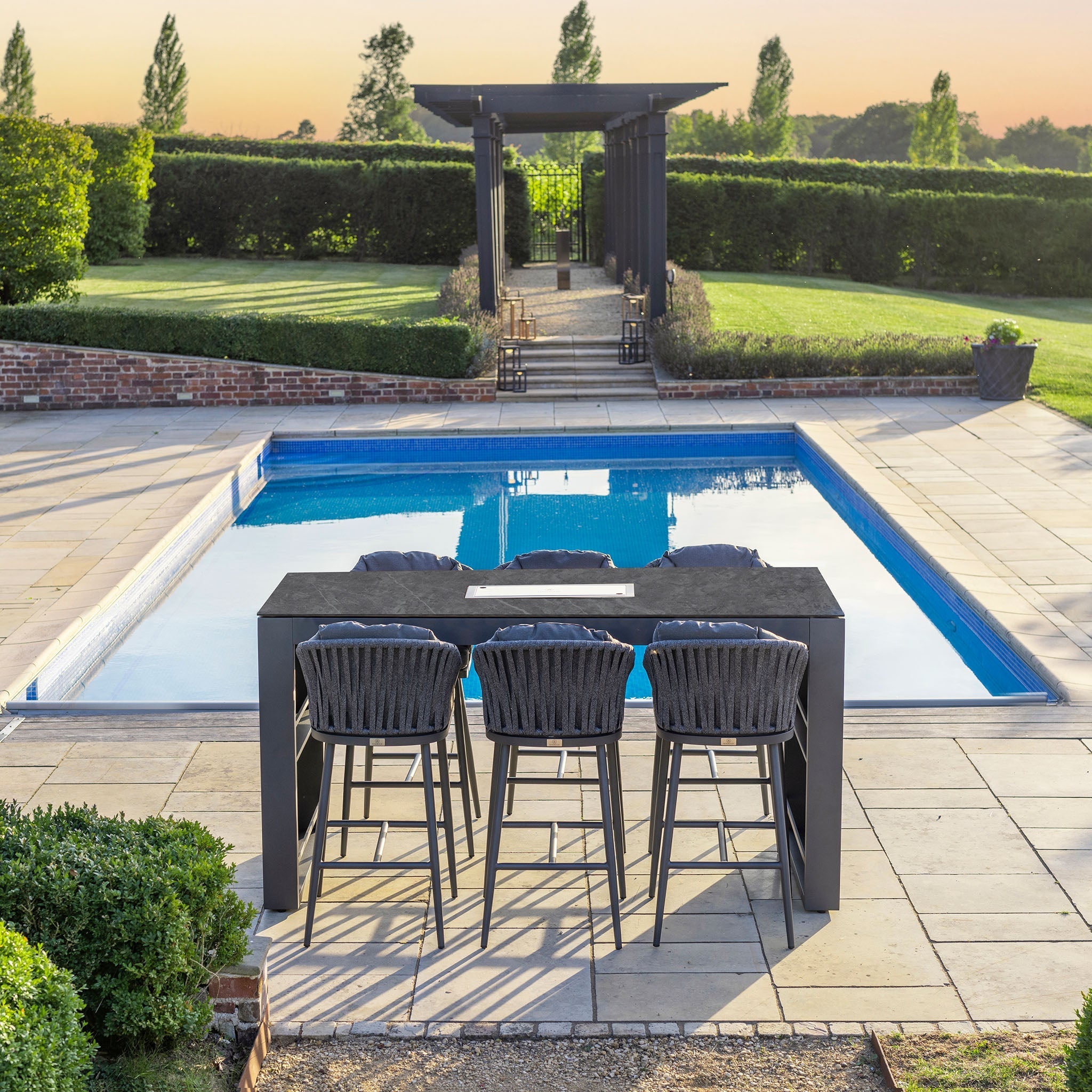 Monterrey 6 Seat Rope Ceramic Firepit Bar Set in Grey