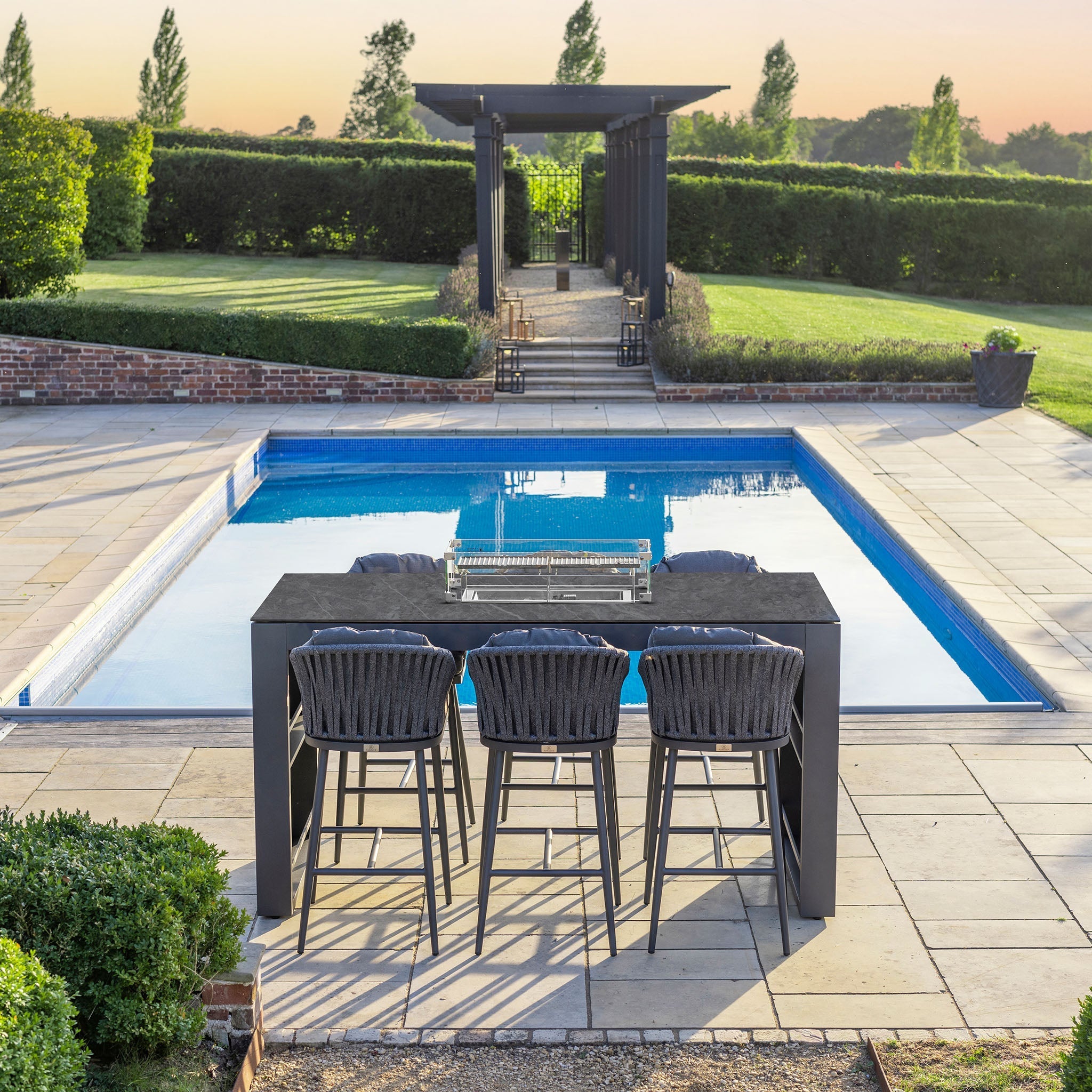 Monterrey 6 Seat Rope Ceramic Firepit Bar Set in Grey