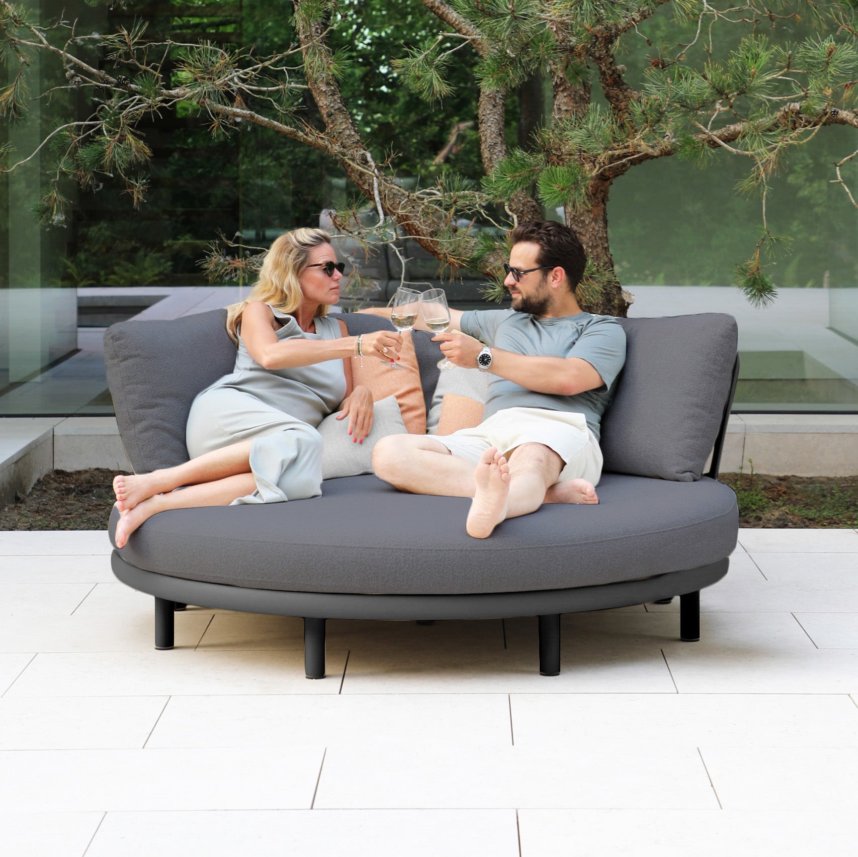Selene Daybed in Charcoal