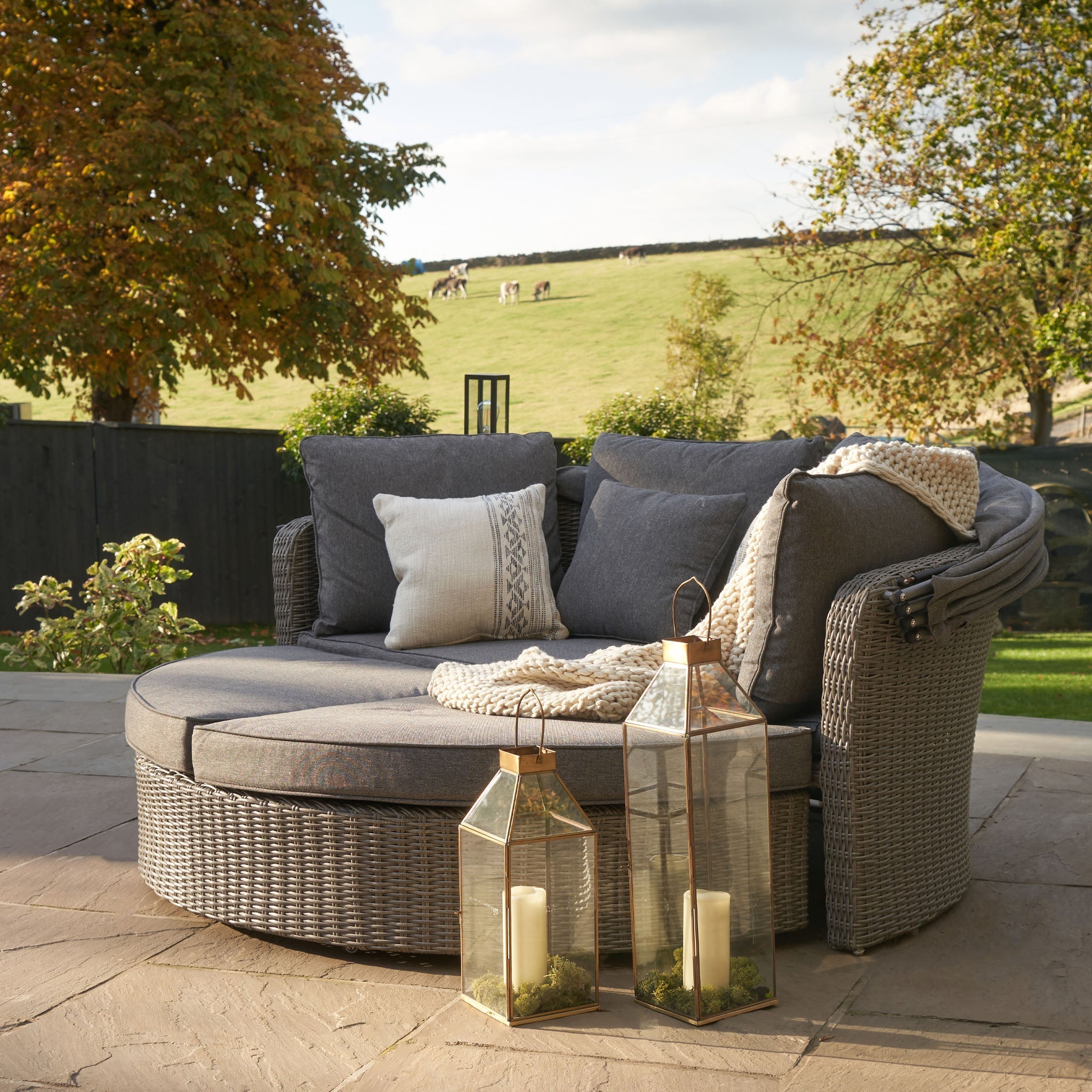 Pacific Lifestyle - Bermuda Daybed in Slate Grey